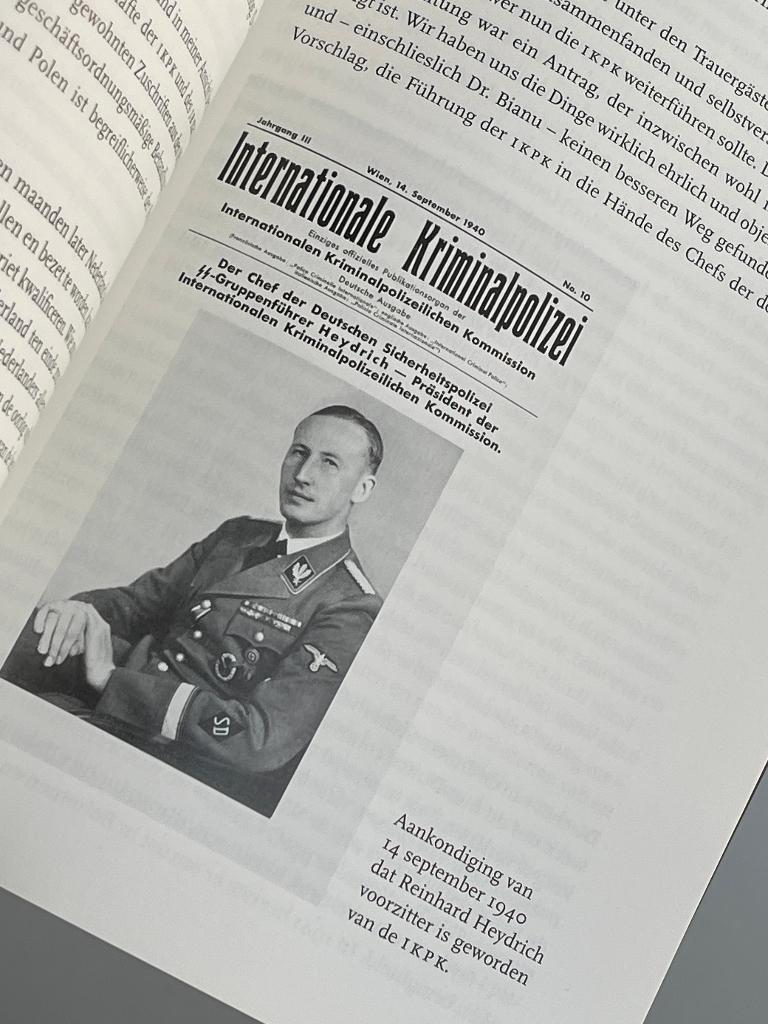 Marius van Houten - marechaussee en diplomaat (2011), Verzamelen, Ophalen of Verzenden, Marechaussee, Nederland, Boek of Tijdschrift