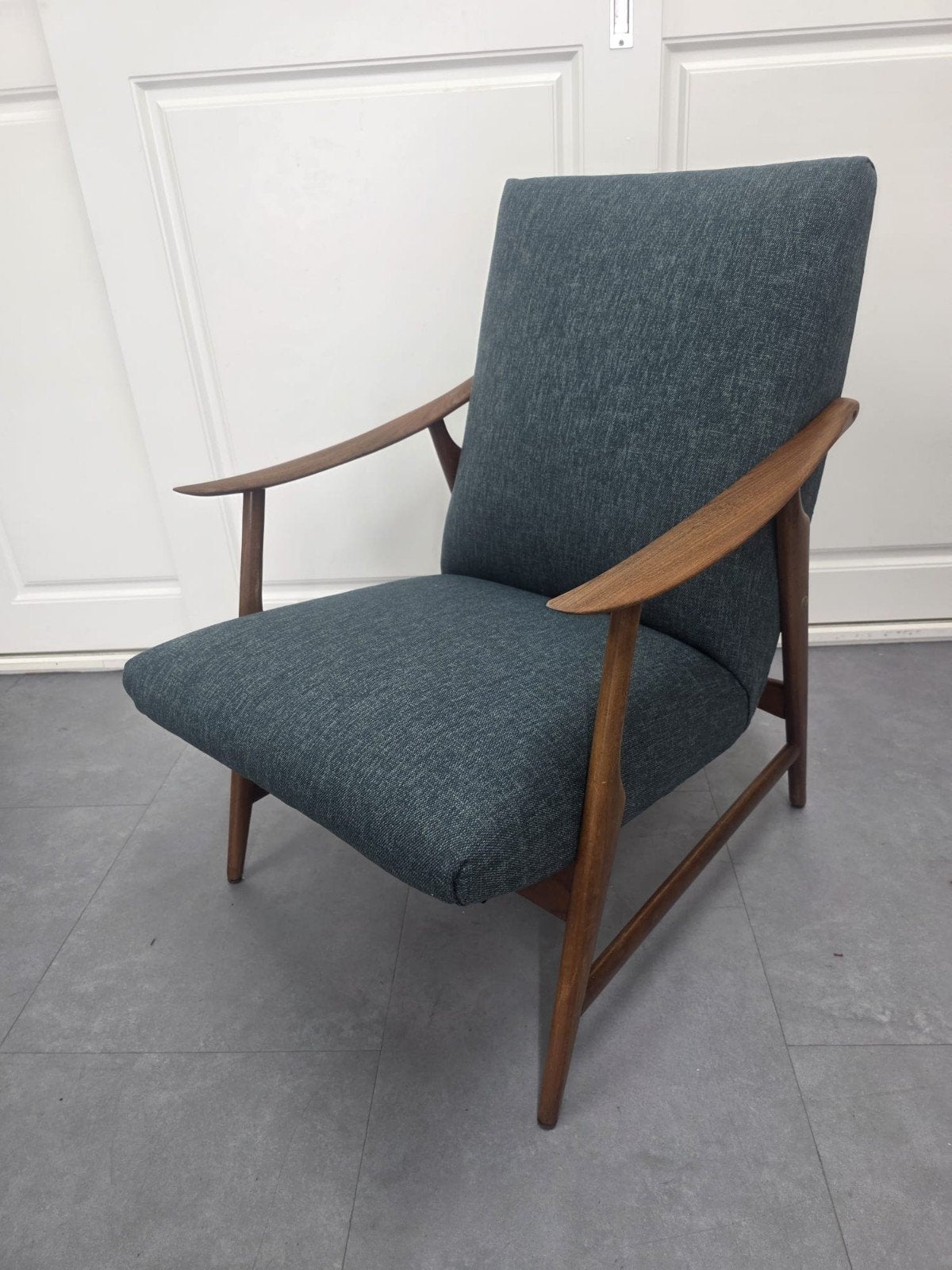 Vintage Fauteuil van Teeffelen style nieuw gestoffeerd, Blauw, Zo goed als nieuw, Stof, Eén