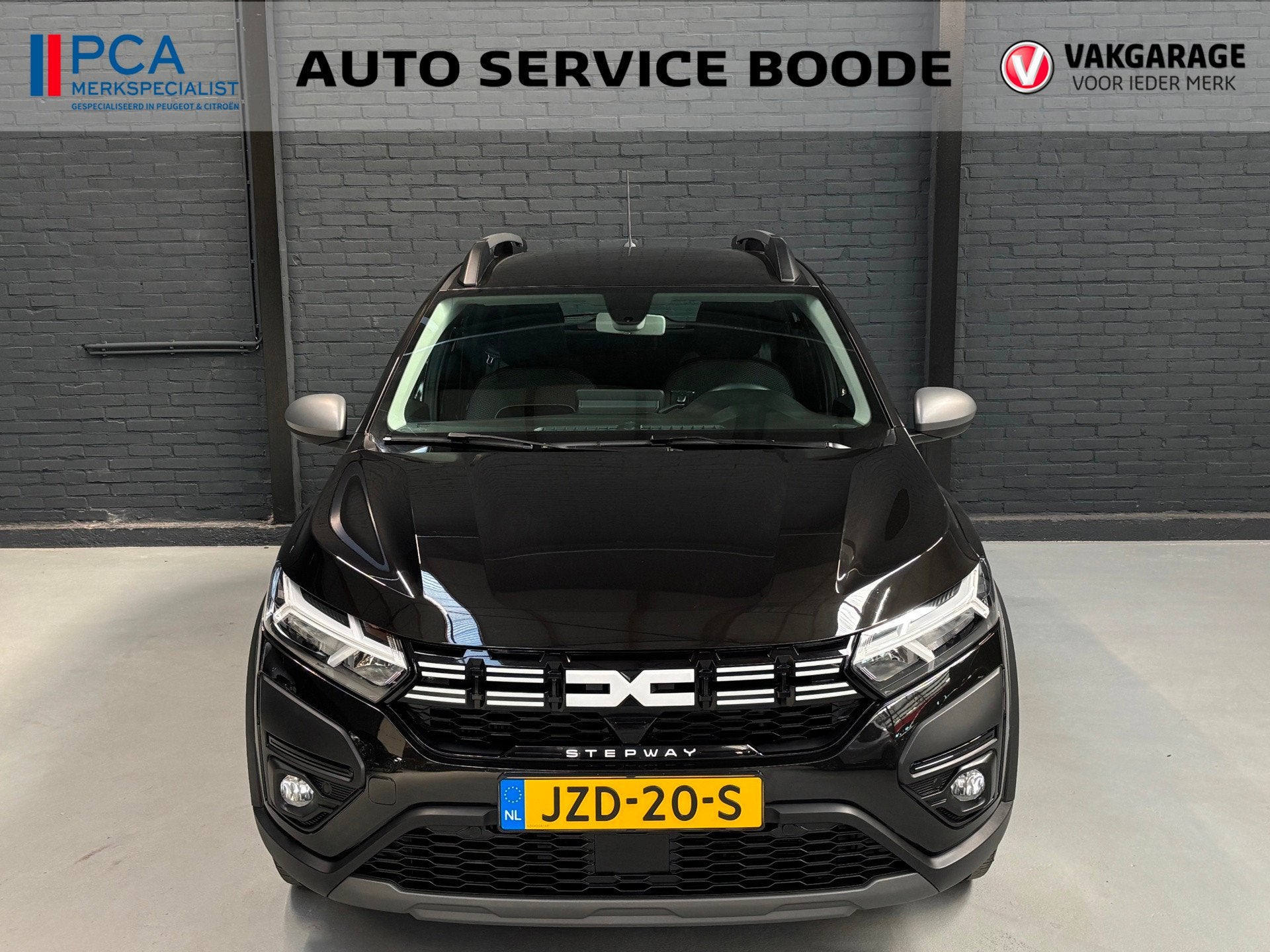 Dacia Sandero Stepway 1.0 TCe (90 pk) Comfort automaat - cam, Auto's, Stof, Gebruikt, Euro 6, Zwart