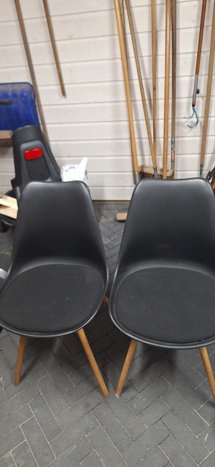 2 zwarte stoelen, Gebruikt, Twee, Zwart, Ophalen