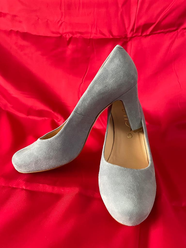 Unisa pumps – grijs/blauw suède – maat 39. Hak 8 cm., Pumps, Ophalen of Verzenden, Zo goed als nieuw, Grijs