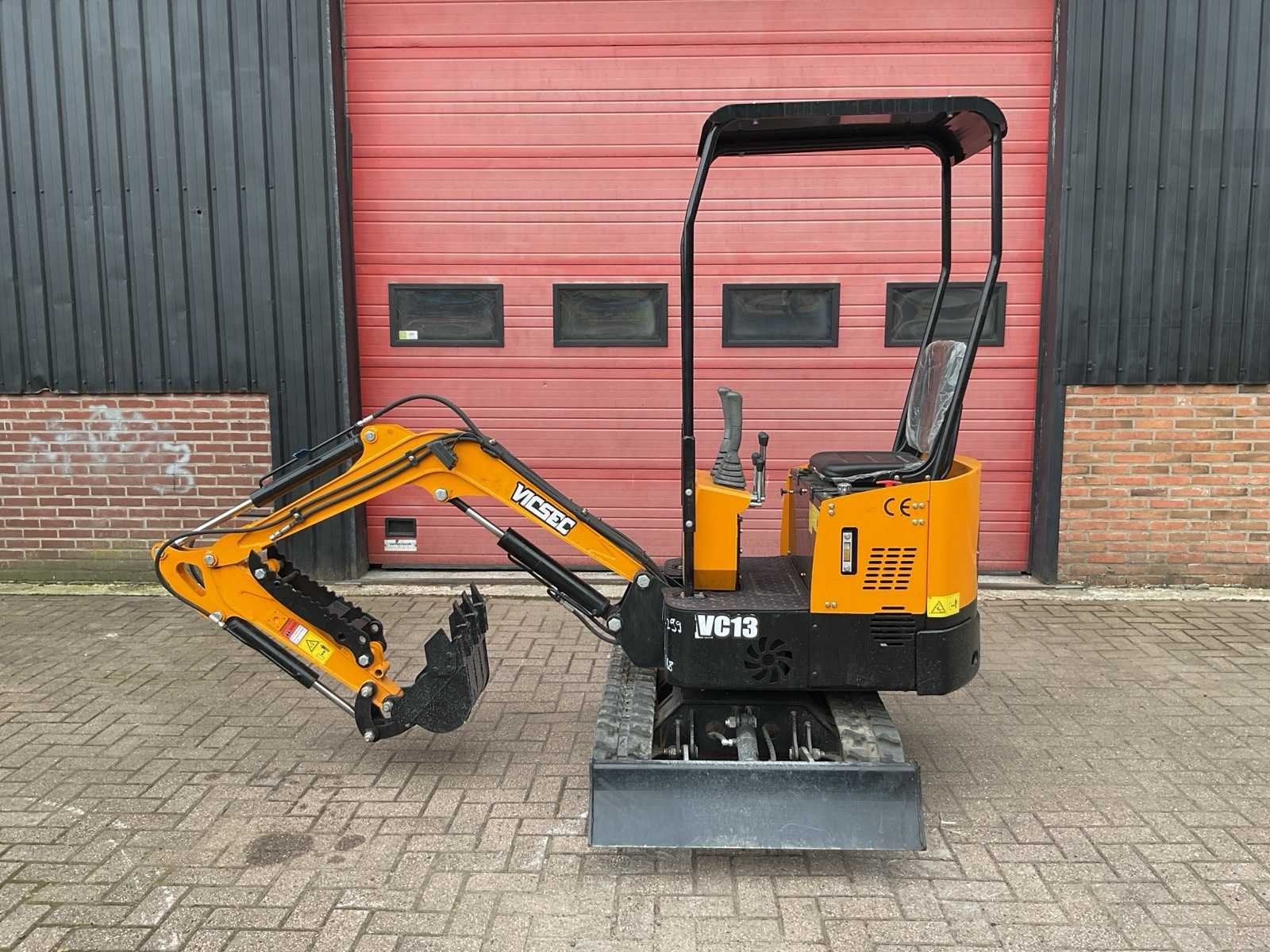 VICSEC VC13 Geel Minigraafmachine, Zakelijke goederen, Machines en Bouw | Kranen en Graafmachines, Graafmachine