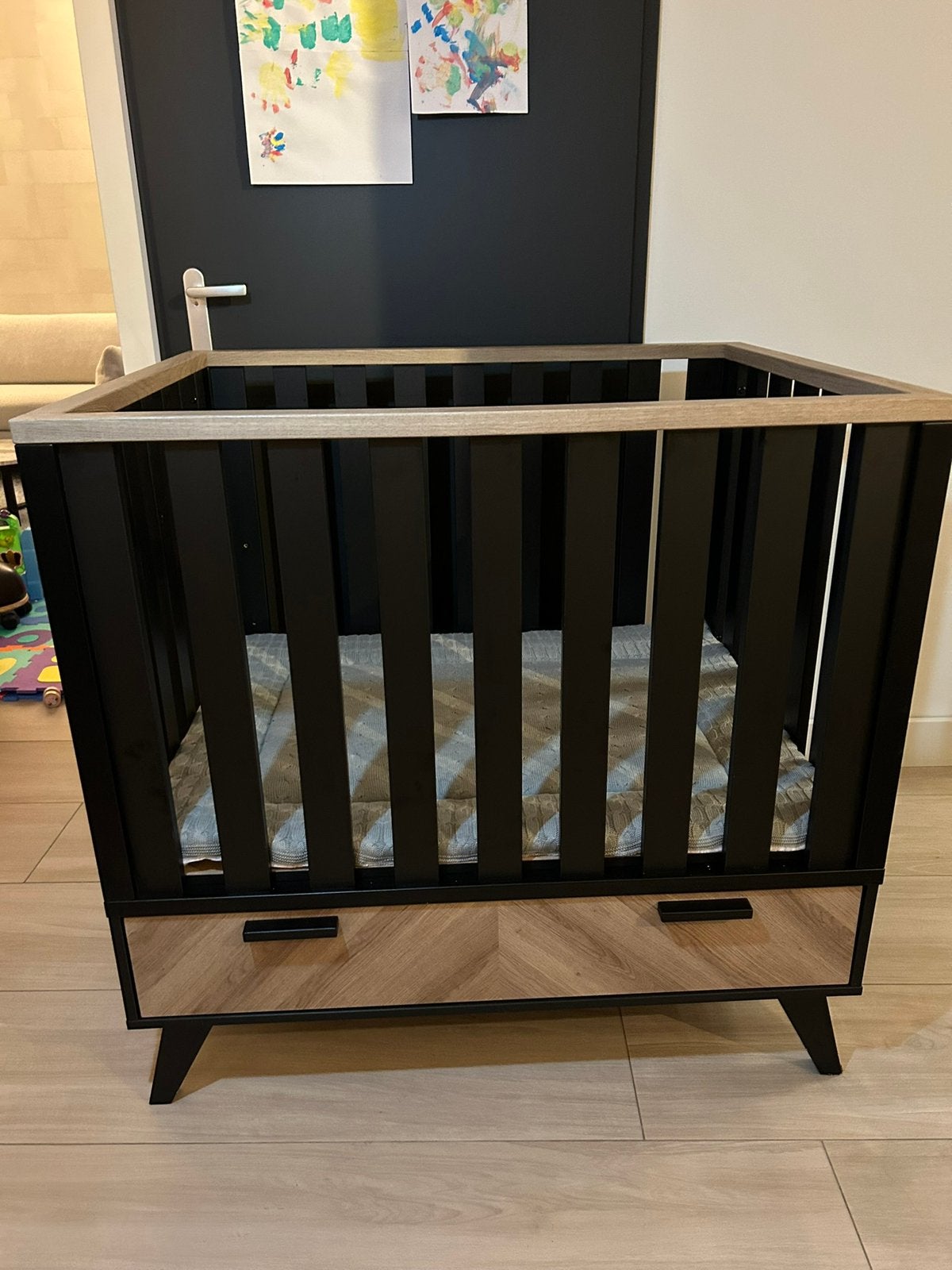 Interbaby Box Met Lade Lancaster Zwart / Visgraatmotief, Ophalen of Verzenden, Zo goed als nieuw, Ledikant