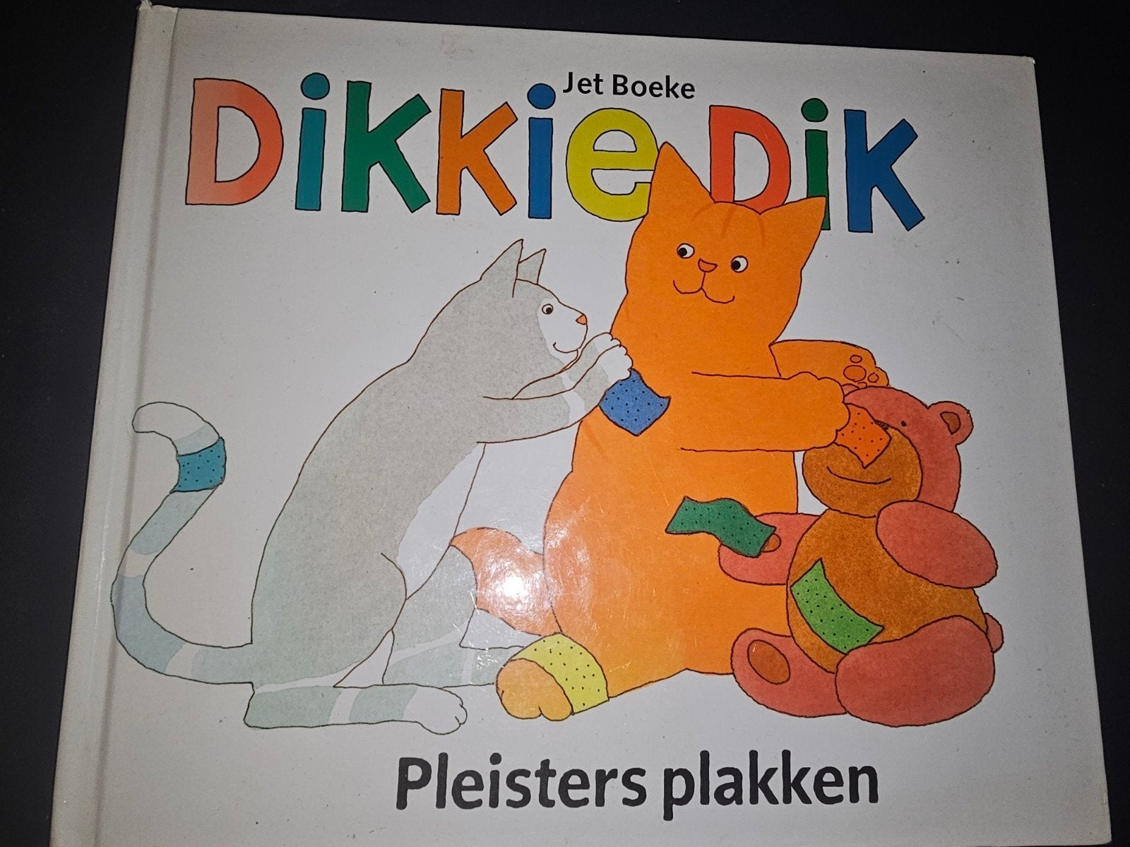 Dikkie Dik: Pleisters plakken - Jet Boeke, Boeken, Ophalen of Verzenden, Zo goed als nieuw, Fictie algemeen