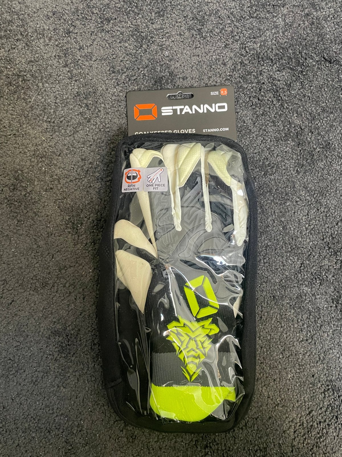 Nieuwe Stanno Volare Ultra III keepershandschoenen maat 9.5, Ophalen of Verzenden, Nieuw, Handschoenen