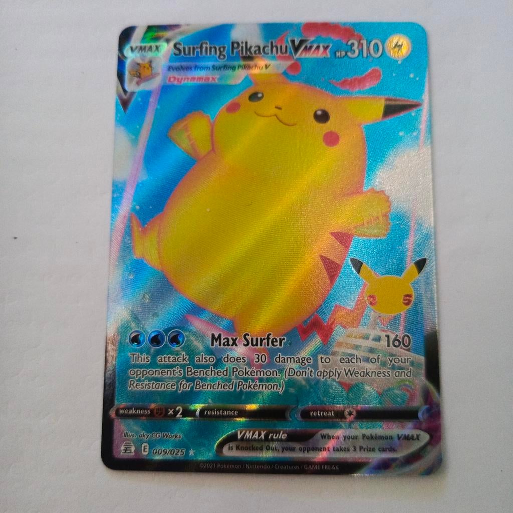 Surfing Pikachu VMAX Pokémon Kaart (009/025), Ophalen of Verzenden, Zo goed als nieuw, Losse kaart, Foil