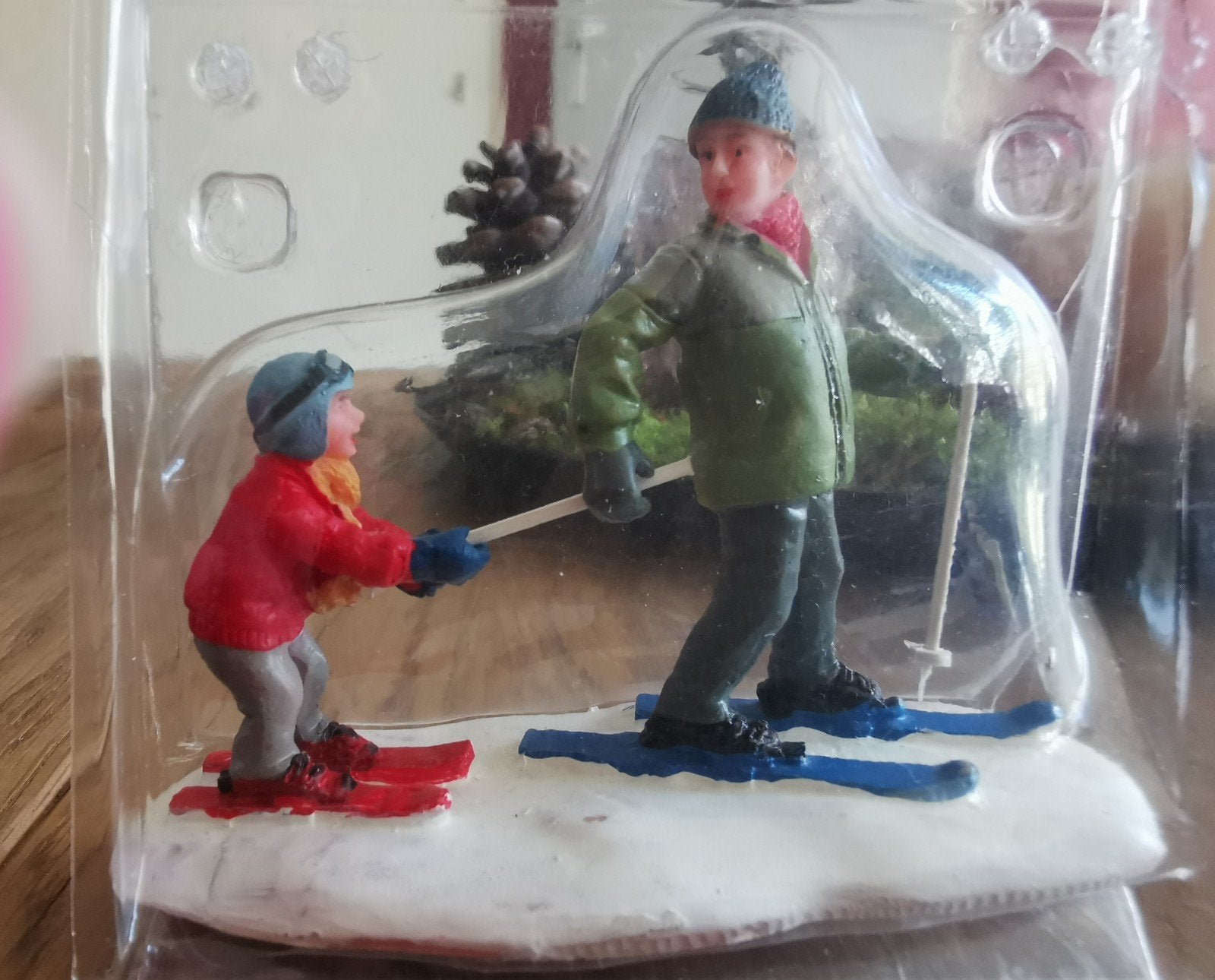 Lemax Tag Along – wintersport / kerstdorp, Diversen, Kerst, Ophalen of Verzenden, Zo goed als nieuw