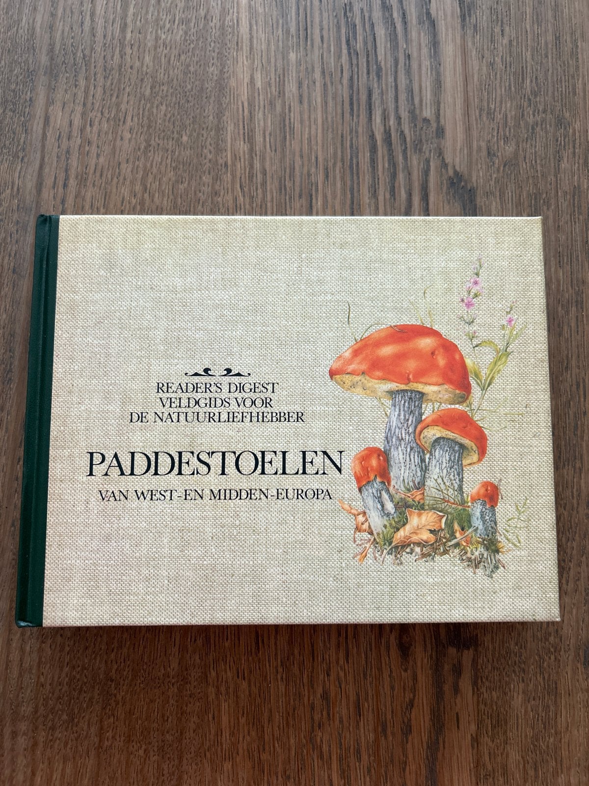 Veldgids Paddenstoelen van West- en Midden-Europa, Boeken, Ophalen of Verzenden, Gelezen, Natuur algemeen