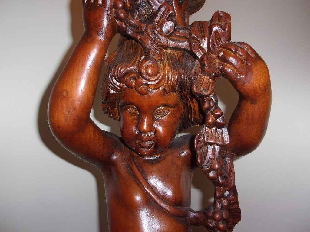 Antieke houten sculptuur van een engel met druivenranken, Ophalen, Overige onderwerpen, Handgemaakt, 1 meter - 2 meter