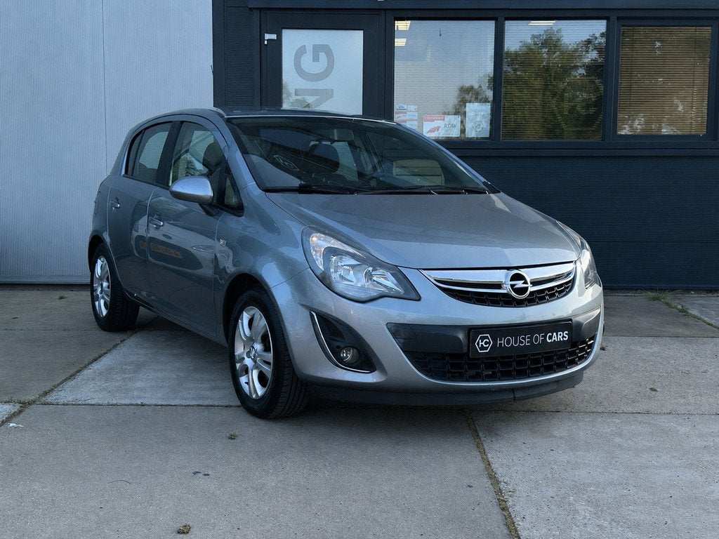 Opel Corsa 1.4 16V Berlin Airco Cruise 5-Deurs Trekhaak NAP, Auto's, Voorwielaandrijving, Euro 5, Gebruikt, 4 cilinders