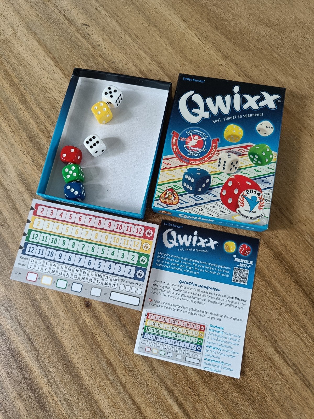 Qwixx dobbelspel - Snel, simpel en spannend!, Ophalen of Verzenden, Zo goed als nieuw, Een of twee spelers, Reisspel
