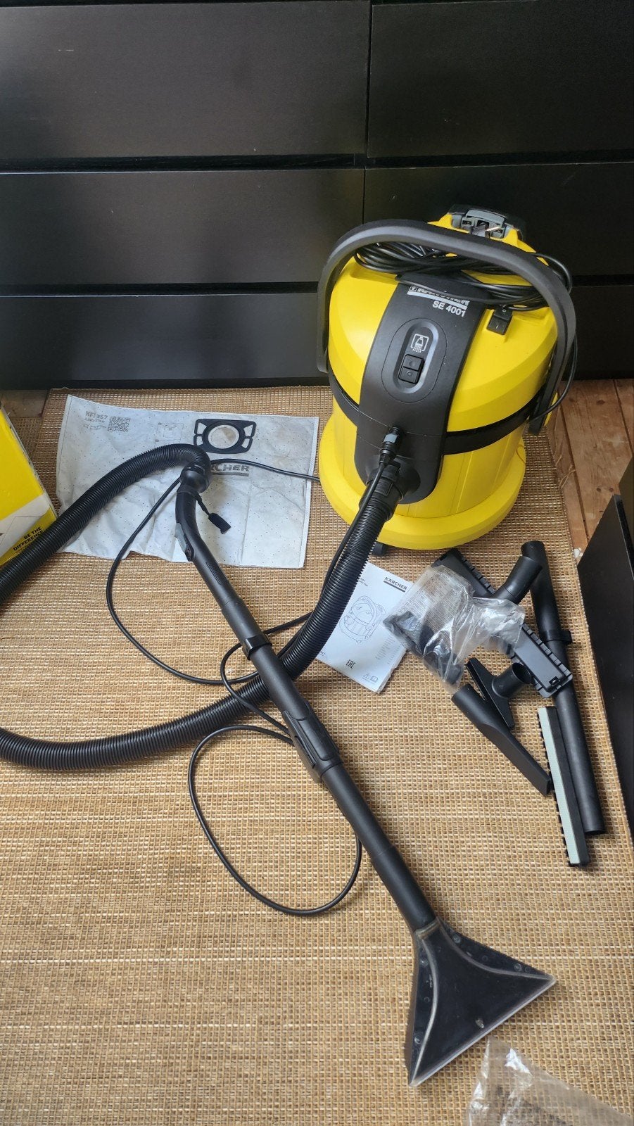 Karcher se 4001 tapijtreiniger / stofzuiger zie beschrijving, Doe-het-zelf en Verbouw, Reinigingsmachines, Ophalen of Verzenden