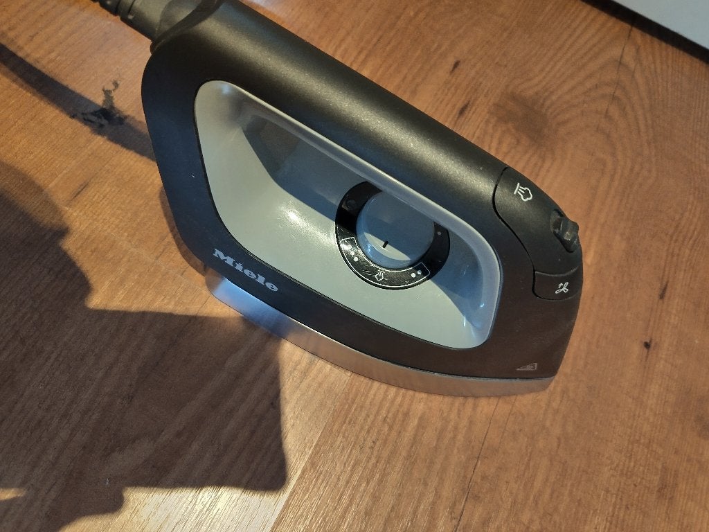 Miele strijkbout voor de Miele Fashionmaster, Ophalen of Verzenden, Zo goed als nieuw, Strijkijzer met snoer