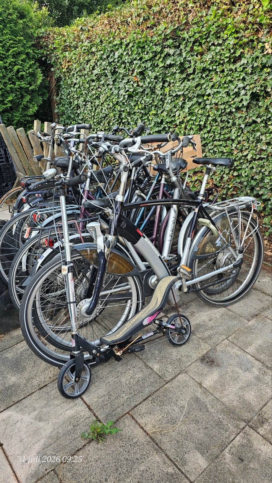 Partij fietsen en een Space Scooter, Ophalen, Gebruikt