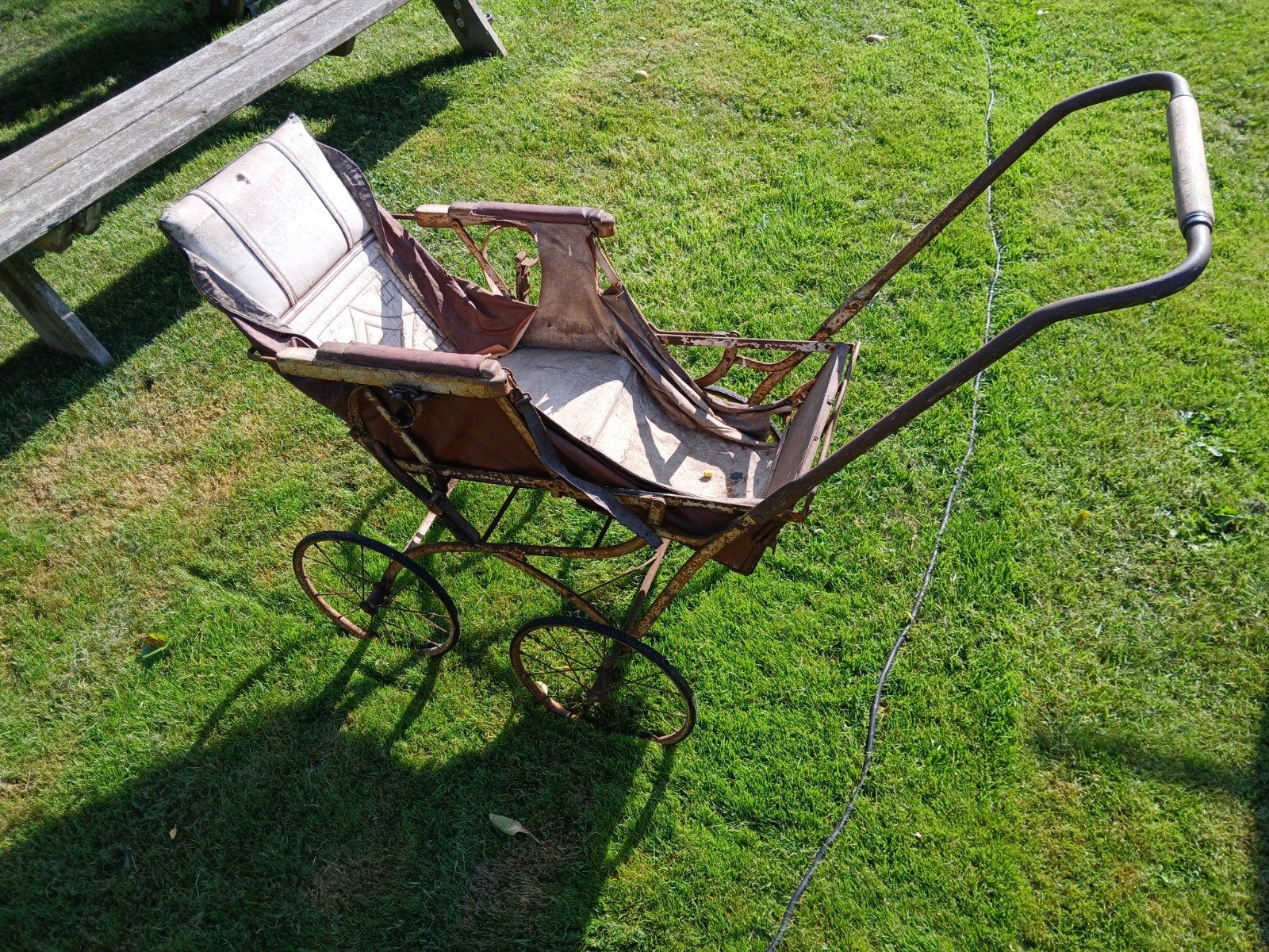 antieke kinderwagen, Ophalen