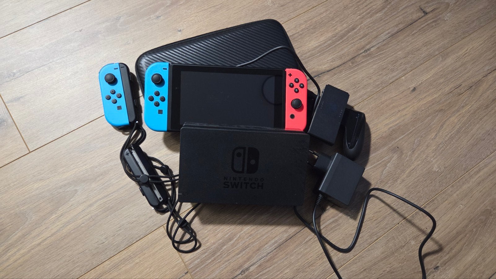 Nintendo Switch Original met 3 controllers en accessoires, Spelcomputers en Games, Ophalen of Verzenden, Gebruikt, Met 3 controllers of meer