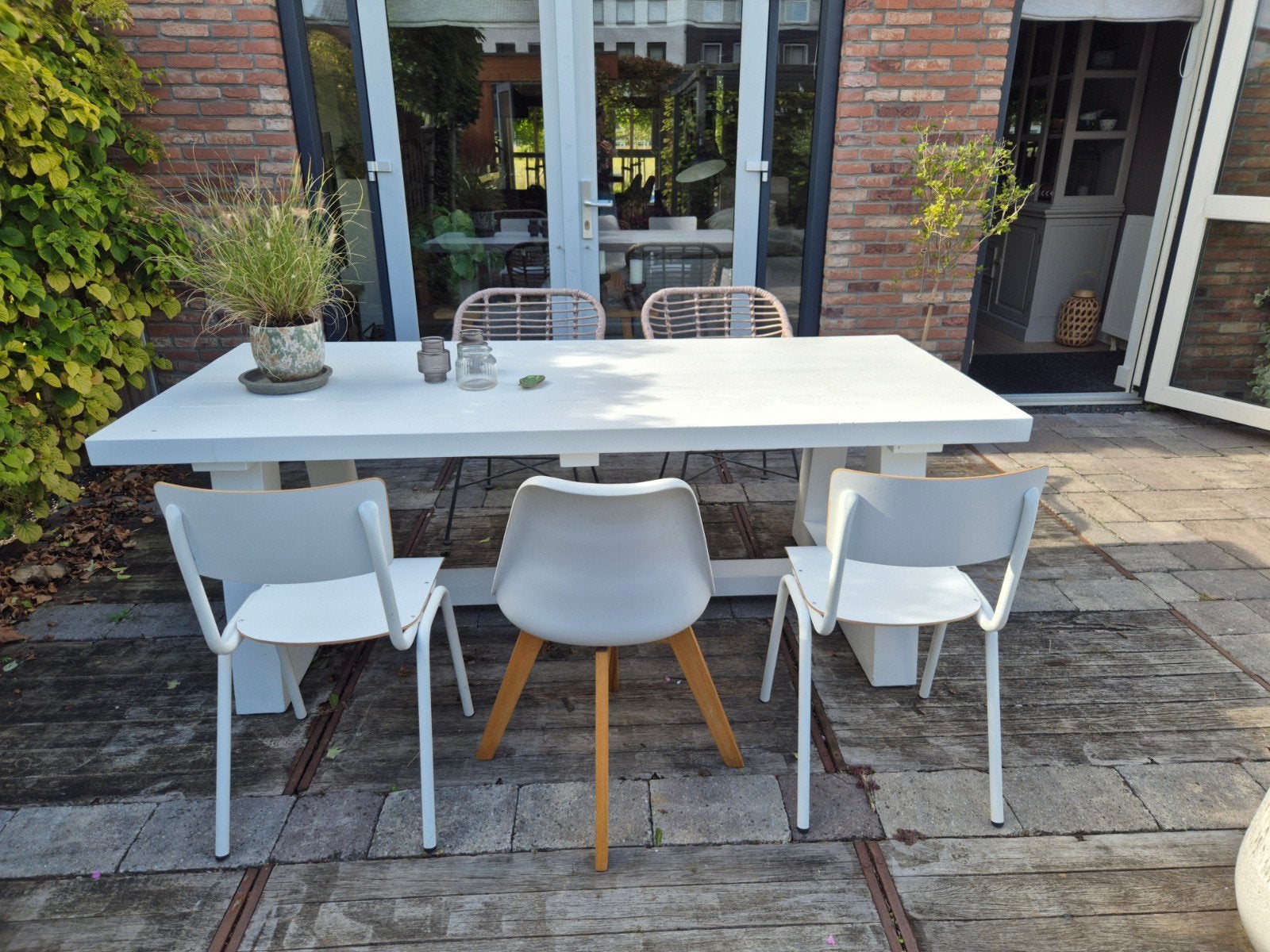 3 Loods 5 eettafel stoelen wit en crème, Huis en Inrichting, Hout, Gebruikt, Drie, Wit