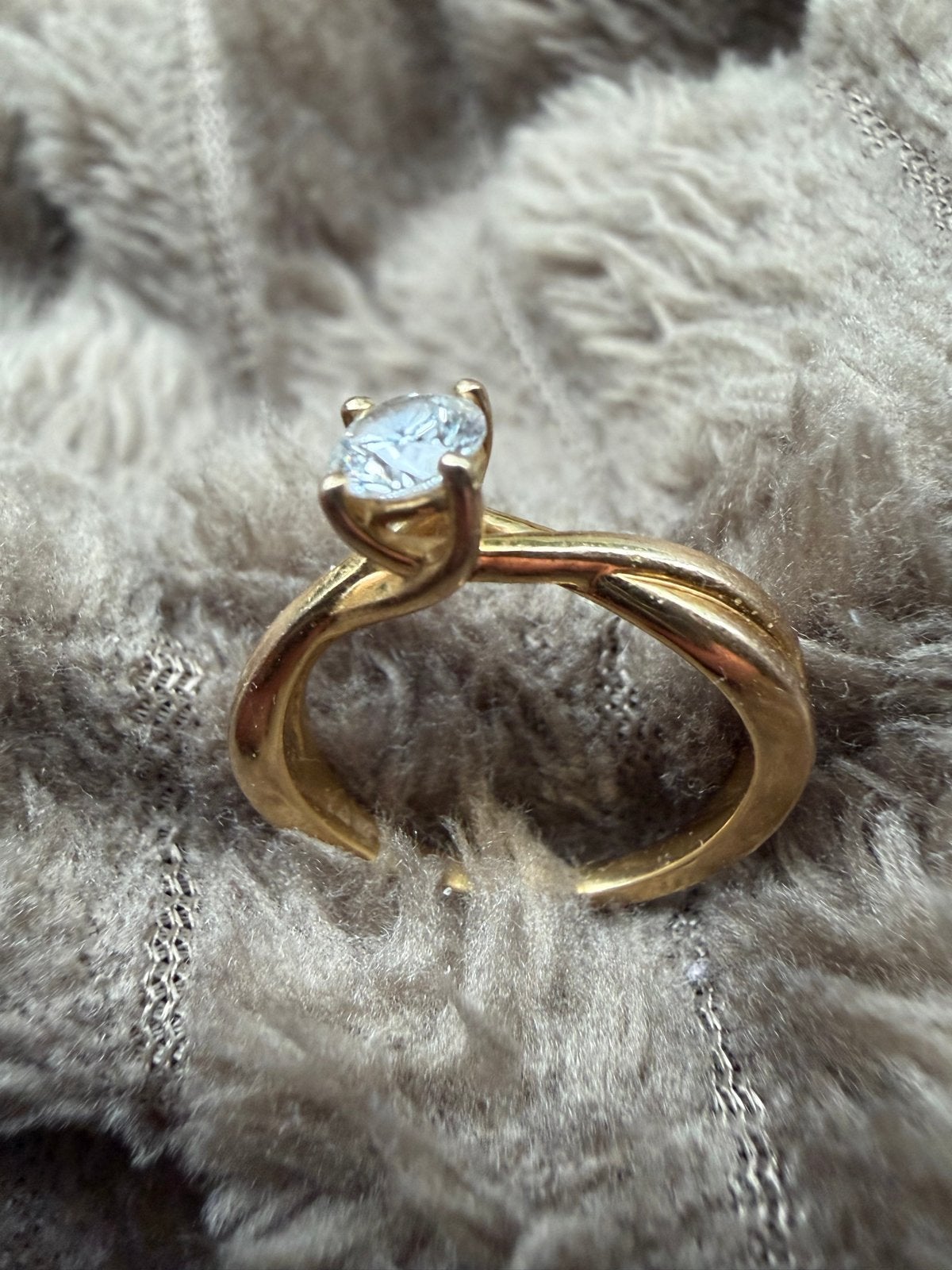 Verlovingsring - 9K goud met lab grown diamant, Gebruikt, Ophalen of Verzenden, Kleiner dan 17, Met edelsteen