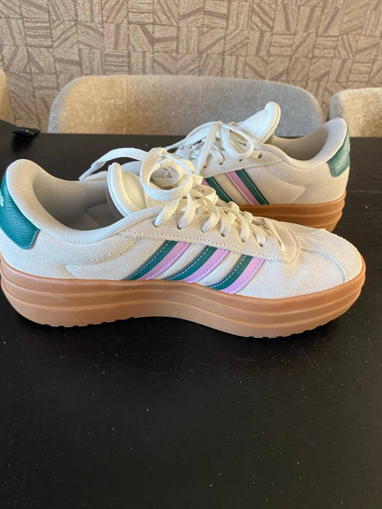 Adidas sneakers maat 38 zo goed als nieuw, Ophalen, Zo goed als nieuw, Overige kleuren, Sneakers of Gympen