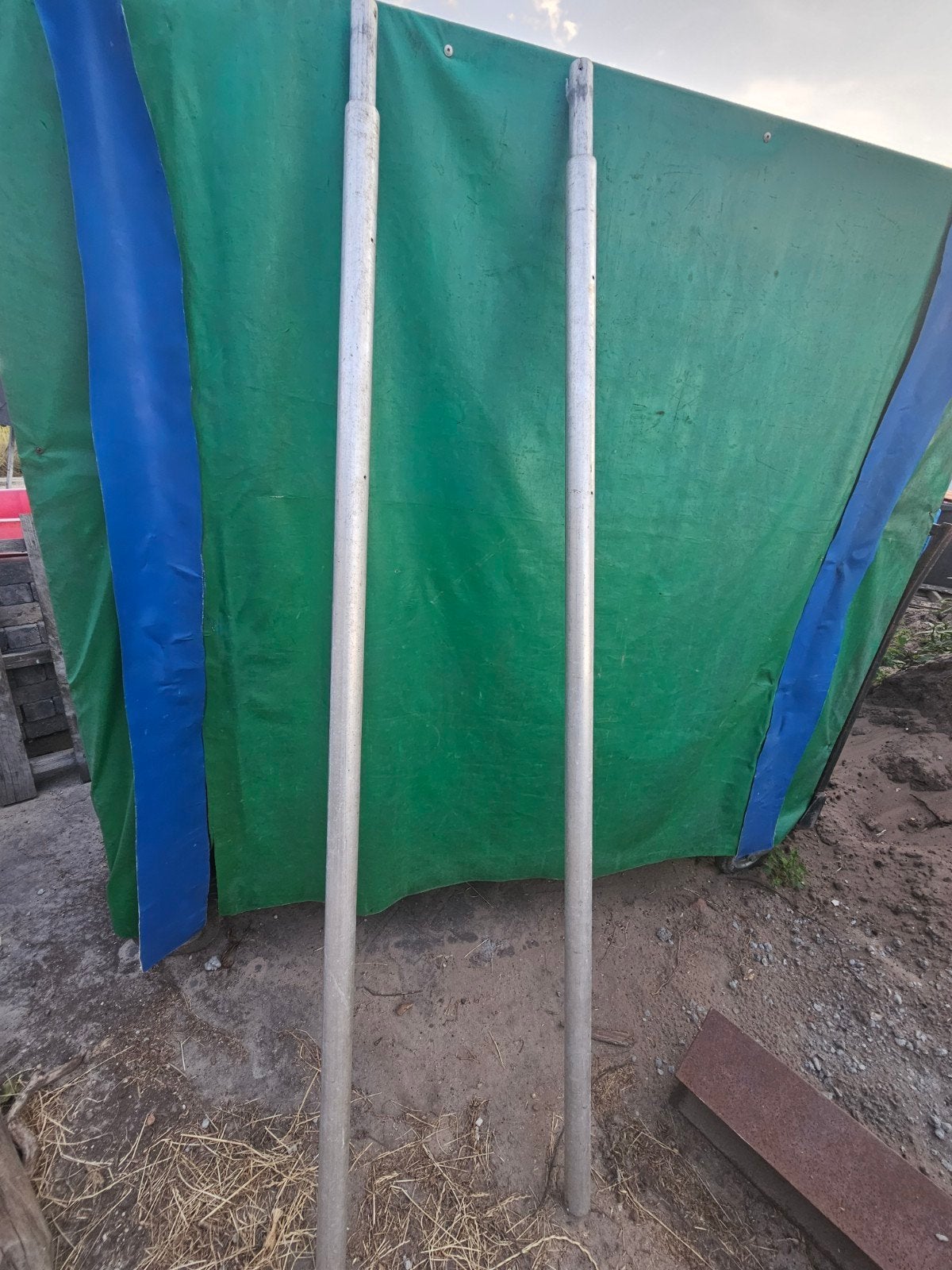 Twee aluminium tussenpalen telescoopbuis met veer, Doe-het-zelf en Verbouw, Ophalen of Verzenden, Gebruikt