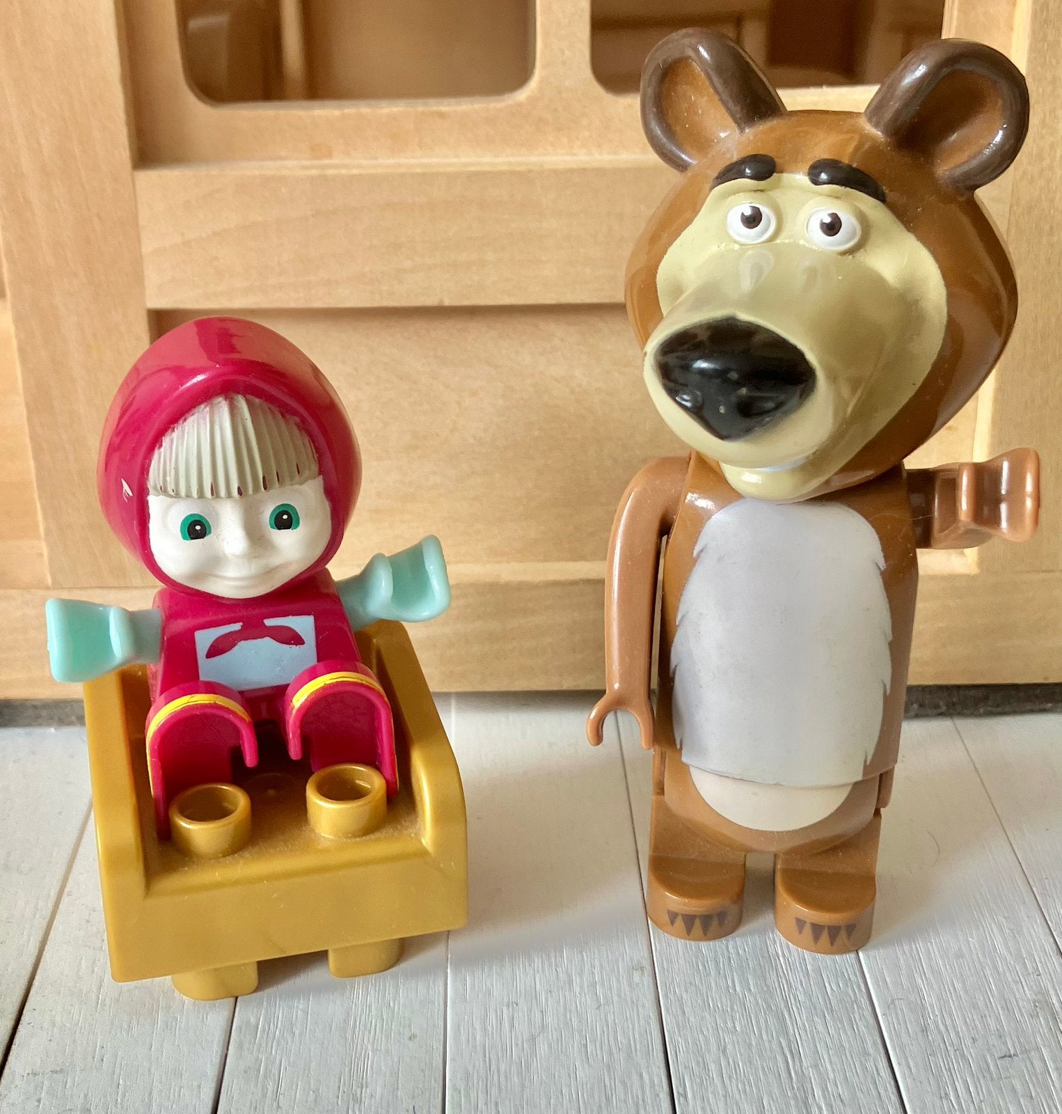 Duplo marsha, stoeltje en de beer, Ophalen of Verzenden, Zo goed als nieuw, Poppenhuispop