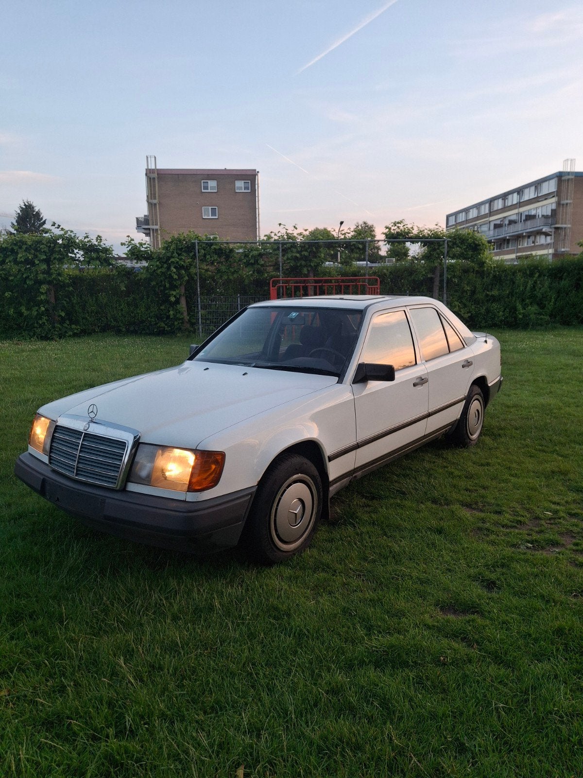Trekhaak Gezocht voor mercedes w124  1985, Ophalen of Verzenden