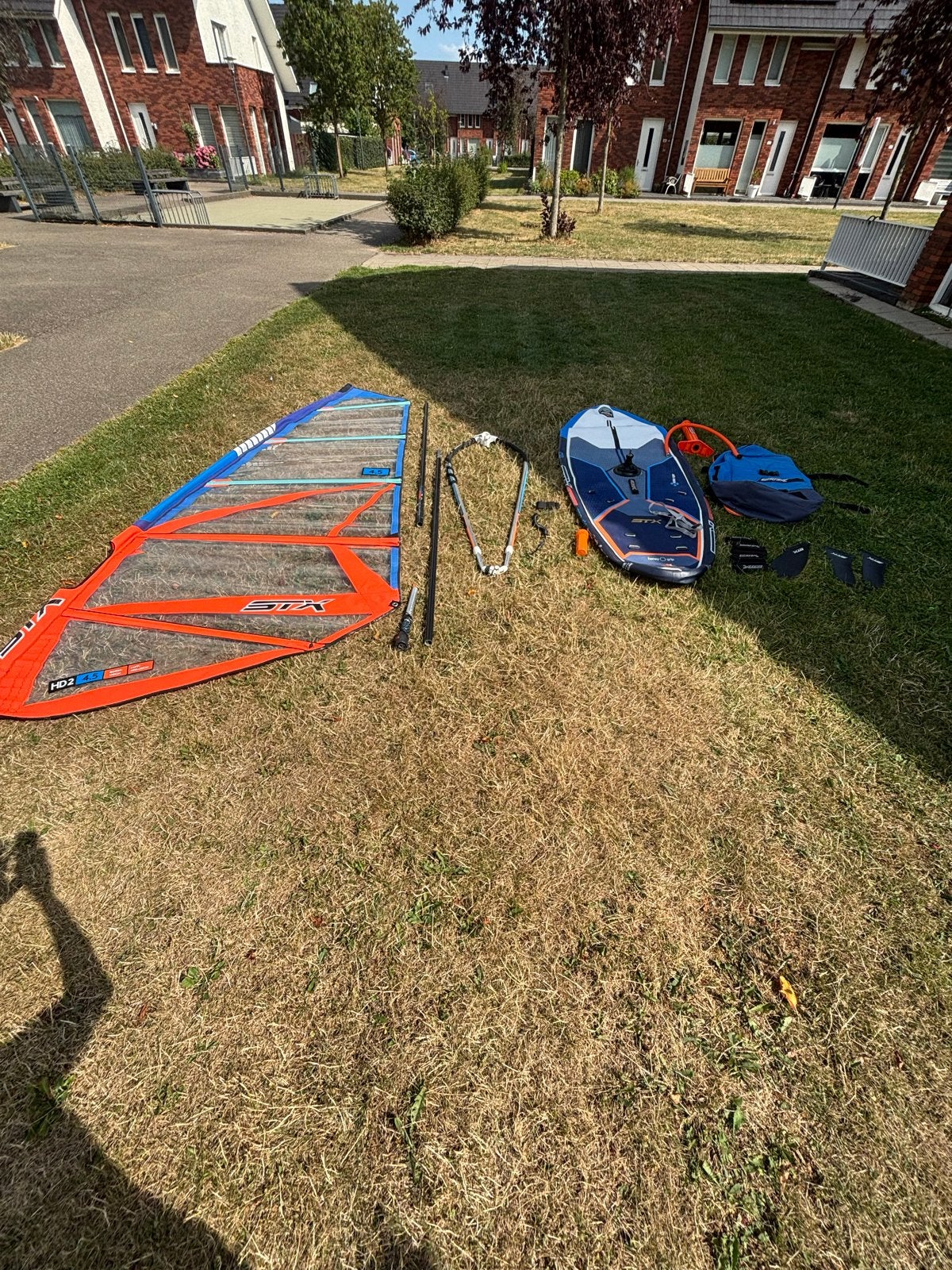 STX Windsurf Set - Opblaasbaar Board met Zeil en Accessoires, Watersport en Boten, Ophalen, Met draagtas, STX, 3.5 tot 5 m²