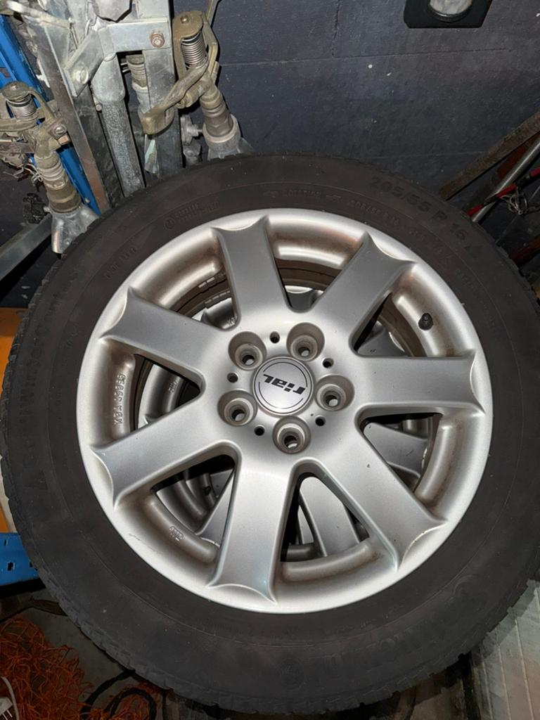 Rial velgen met 205/55 R16 winterbanden, Auto diversen, Wieldoppen, Ophalen, Gebruikt