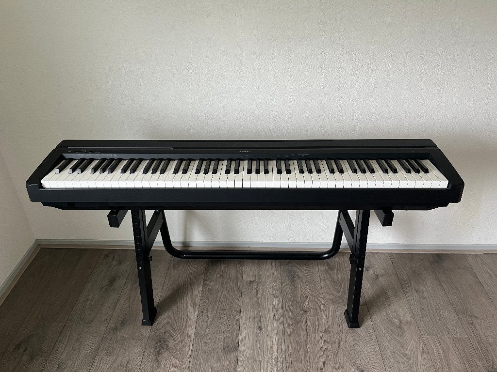 Yamaha P-45 B, digitale piano met standaard en pedaal, Muziek en Instrumenten, Ophalen, Zwart, Digitaal, Zo goed als nieuw