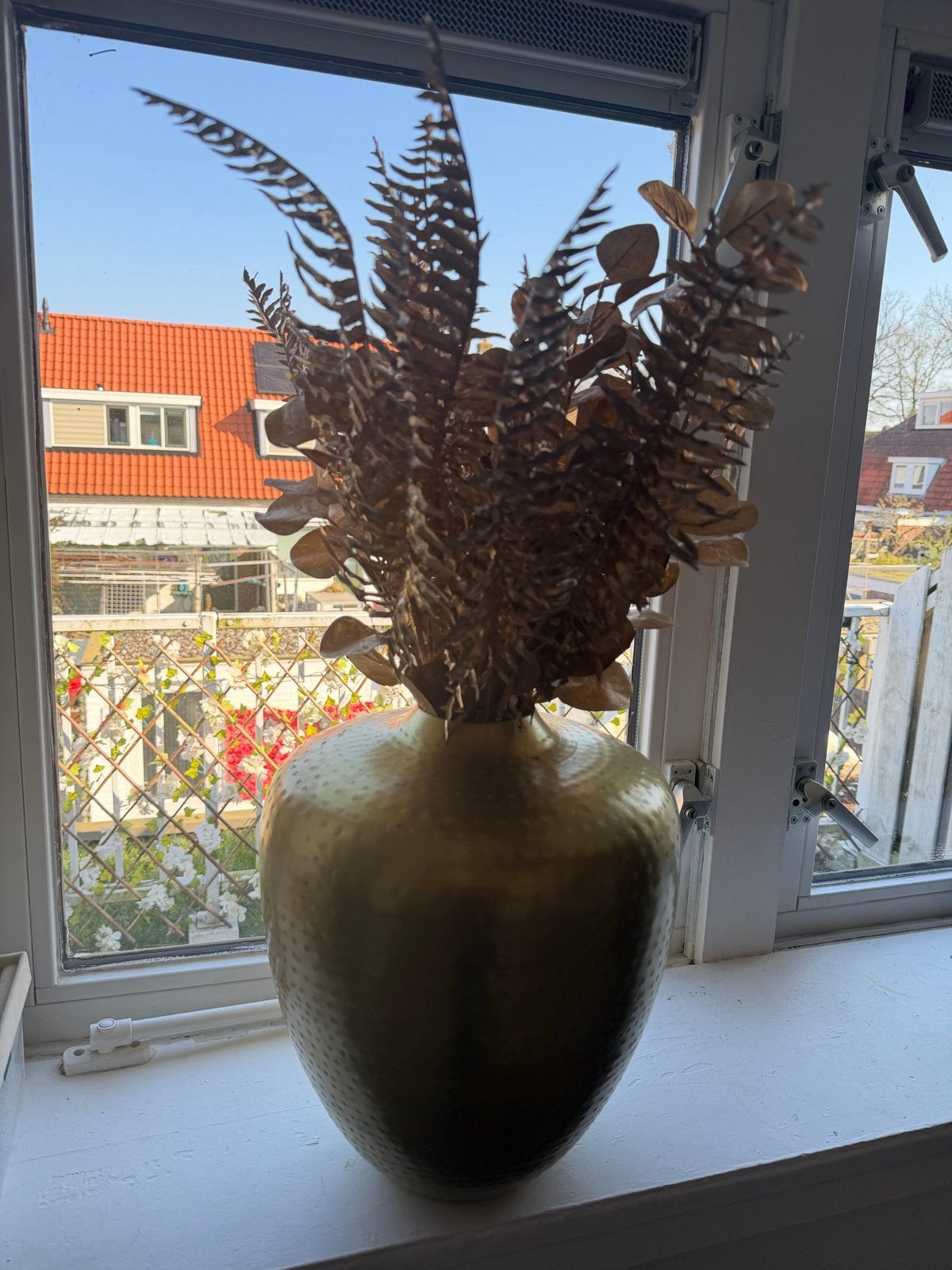 Gouden vaas met droogbloemen - Stijlvolle decoratie, Ophalen, Inclusief droogbloemen, Zo goed als nieuw, Metaal