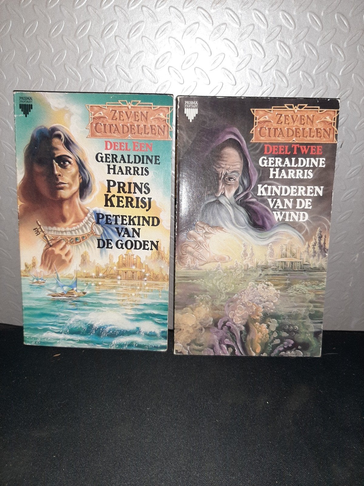 Geraldine Harris - Zeven Citadellen Deel 1 & 2, Ophalen of Verzenden, Gelezen