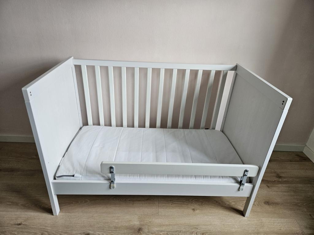 SUNDVIK ledikant 60x120 incl Krummelur matras, Ophalen, Wit, 190 cm of minder, Hout