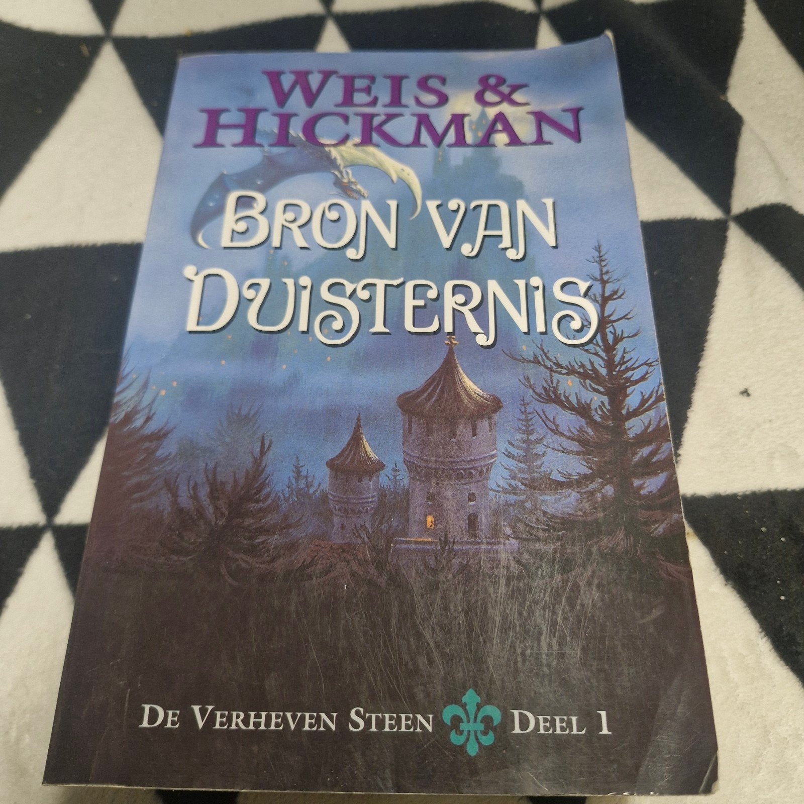 Bron van Duisternis - De Verheven Steen Deel 1