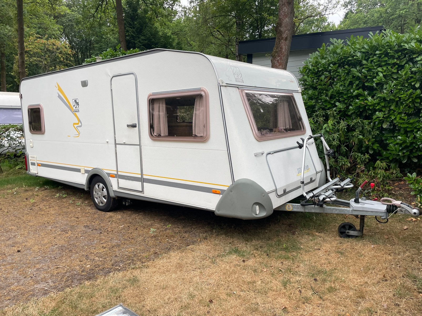 Caravan sudwind 500 met voortent en complete inboedel, Caravans en Kamperen, Caravans, Particulier, tot en met 4, Rondzit, Knaus