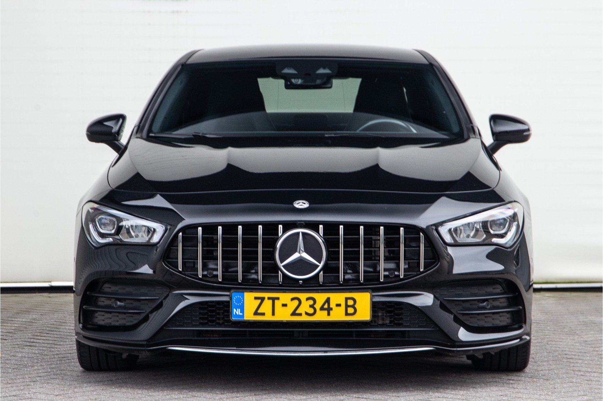 Mercedes-Benz CLA-Klasse 180 AMG, Widescreen, Sfeerverlichti, 136 pk, Gebruikt, 4 cilinders, Zwart