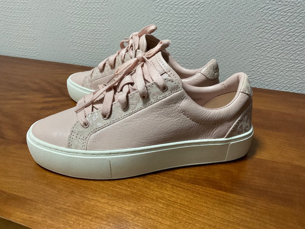 Uggs leather sneakers mt 37,5 nieuw, Kleding | Dames, Schoenen, UGG, Nieuw, Ophalen of Verzenden, Sneakers of Gympen