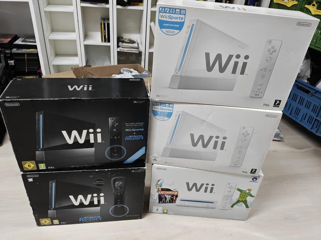 Wii Console Bundels - Wit en Zwart in doos, Nintendo, Nintendo of Europe GmbH, Herriotstrasse 4, 60528 Frankfurt am Main, Duitsland