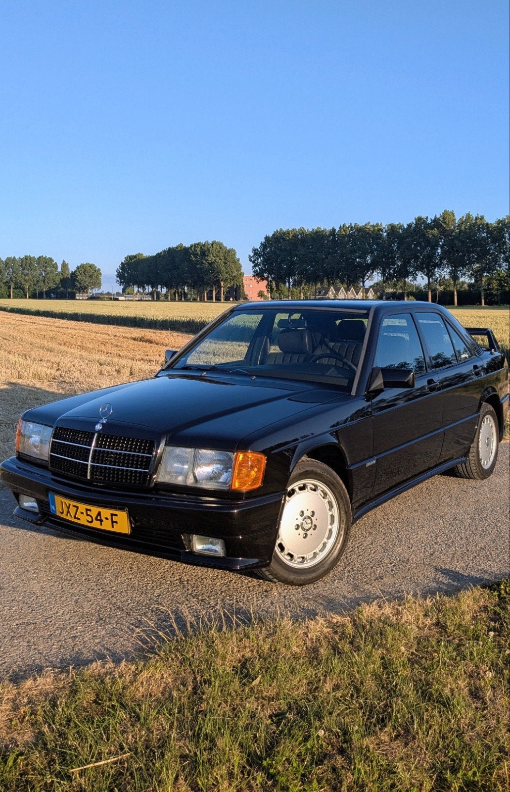 Mercedes-Benz 190E 2.3 - Volledig gerestaureerd, Auto's, Achterwielaandrijving, 1200 kg, Sedan, Geïmporteerd