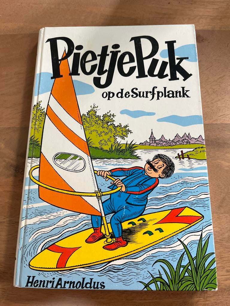 Pietje Puk op de Surfplank - Henri Arnoldus, Ophalen of Verzenden, Zo goed als nieuw
