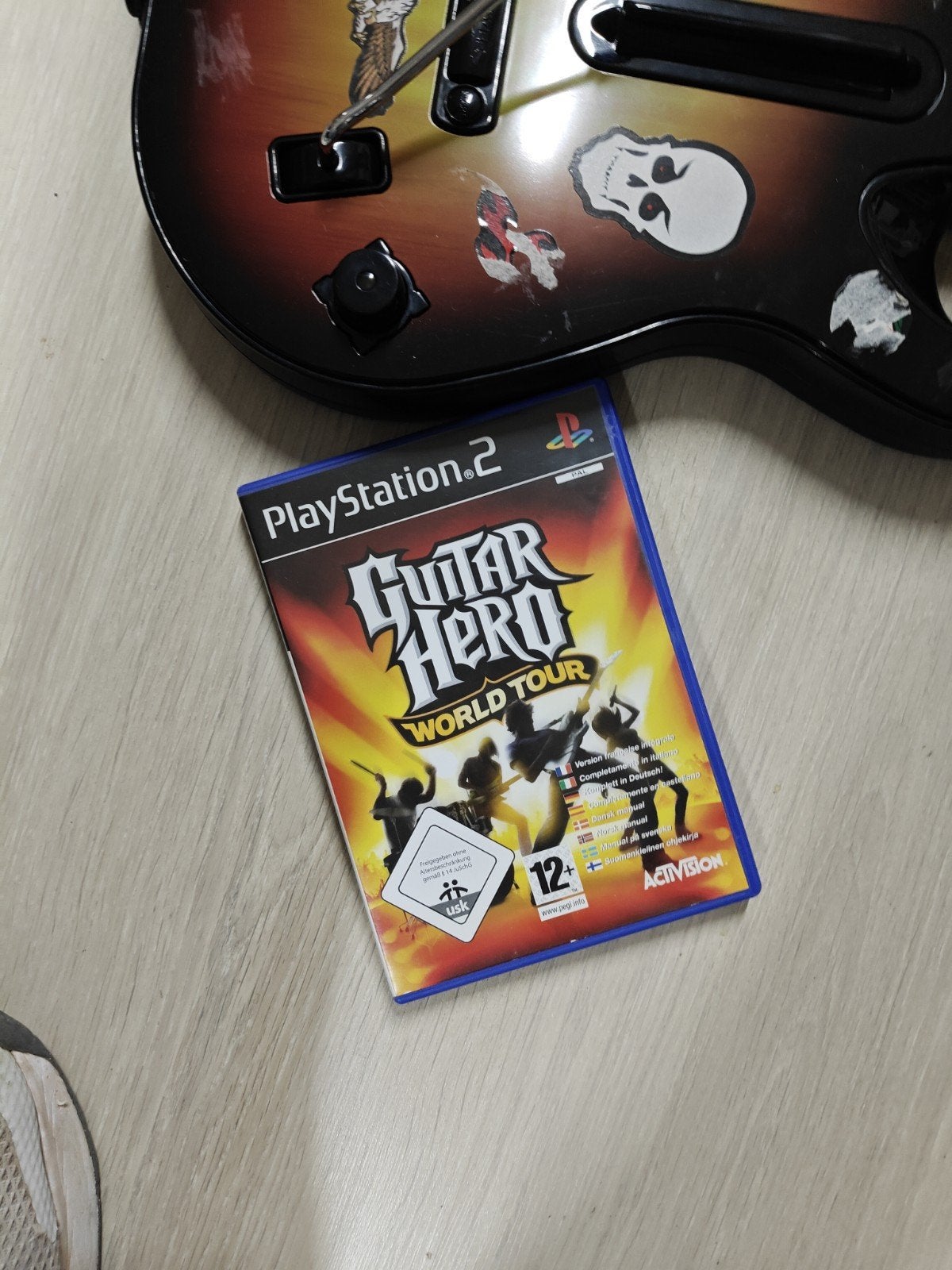 Guitar Hero Gitaar met Guitar Hero World Tour PS2, Muziek, Activision, 2 spelers, Eén computer