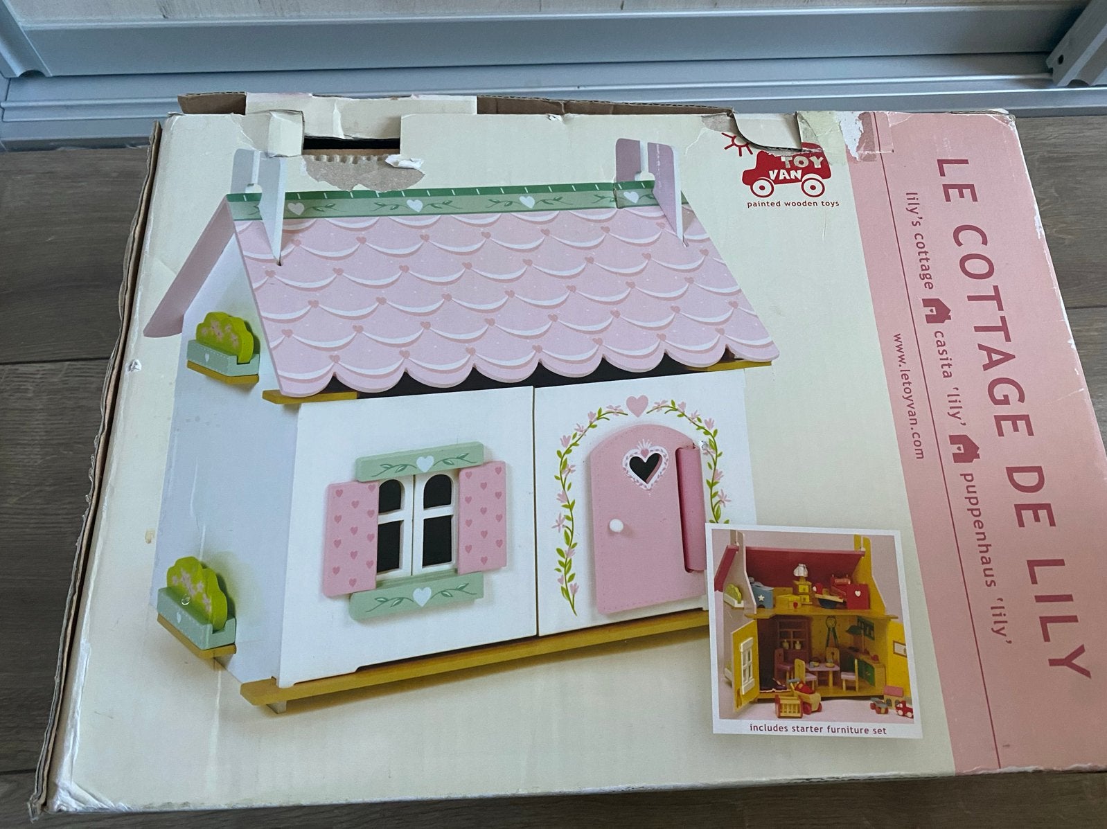 Le Toy Van Lilly's Cottage Poppenhuis - Nieuw!, Ophalen of Verzenden, Nieuw, Poppenhuis