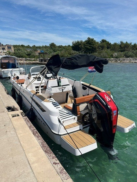 Karnic 6,70 m (SL641) Open + Mercury 150 pk + Trailer, Watersport en Boten, Ophalen, Binnenboordmotor, 35 cm, Zo goed als nieuw