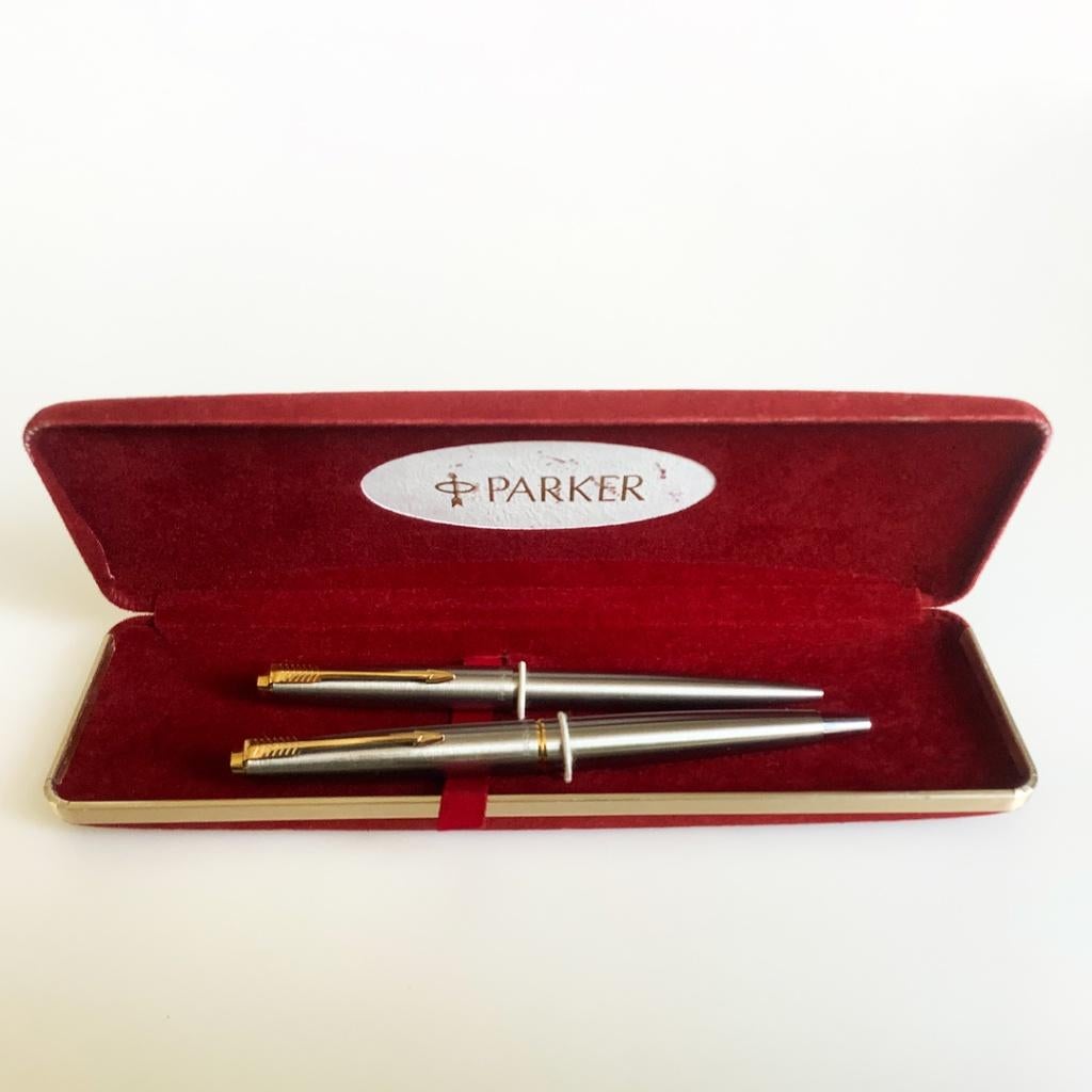 Vintage parker 45 fighter set 14k 585 Made in England 1970, Verzamelen, Pennenverzamelingen, Pennenset, Met doosje, Zo goed als nieuw