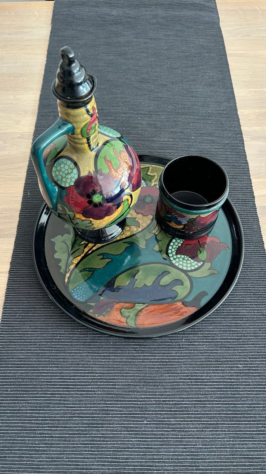 Gouda Holland Aardewerk Set: Karaf, Beker en Dienblad, Ophalen of Verzenden