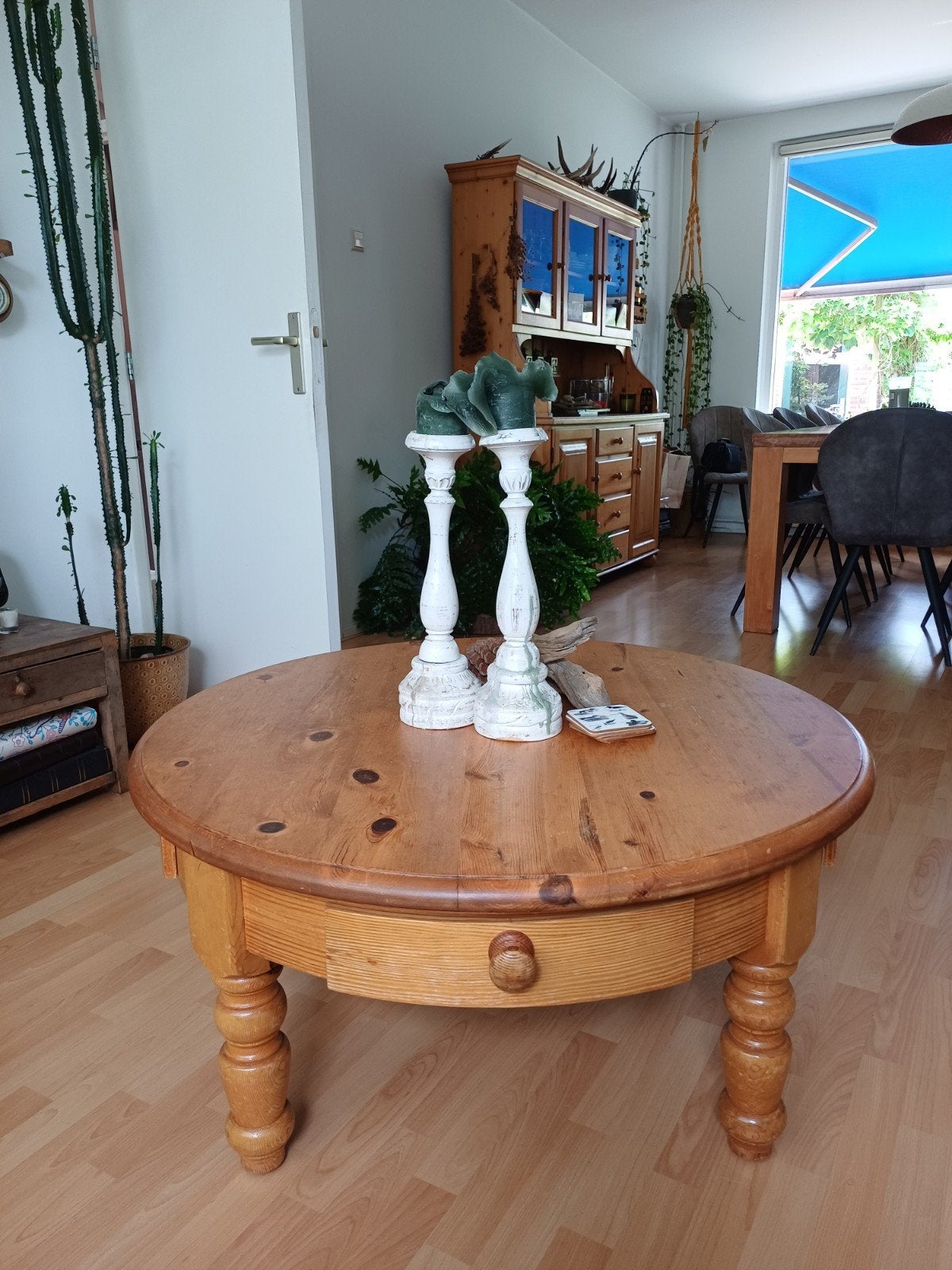 Massieve grenen salontafel met 4 laden, Huis en Inrichting, Tafels | Salontafels, Ophalen, Gebruikt, Rond, Landelijk, Klassiek