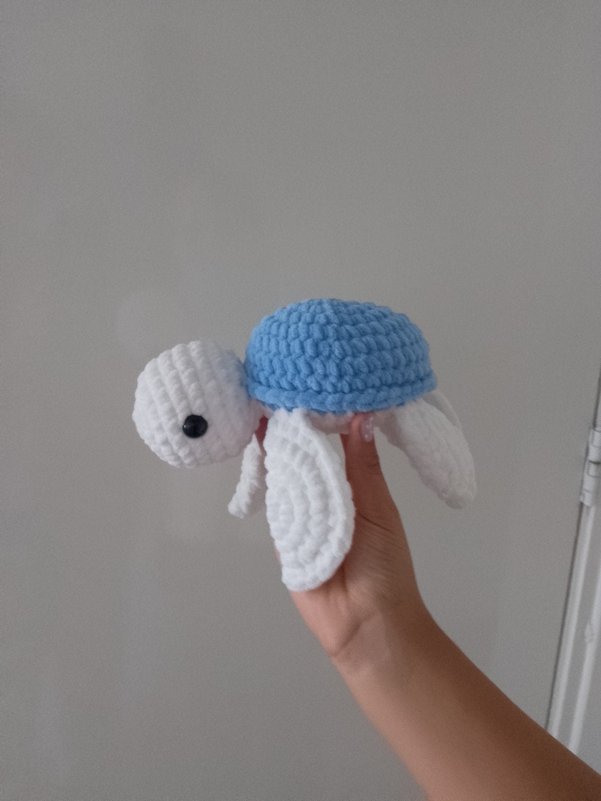 little Jo gehaakte schildpad knuffel - Blauw en wit 20cm, Overige merken, Overige typen, Blauw, Ophalen of Verzenden