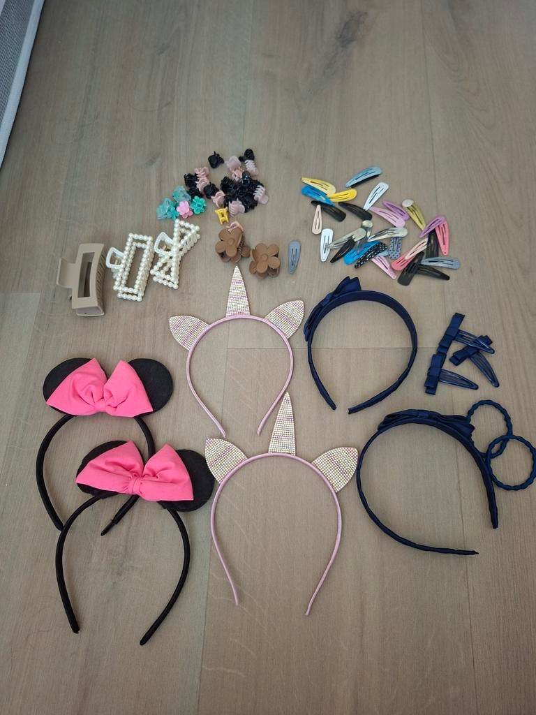 Grote collectie haaraccessoires: haarbanden, klemm, Ophalen of Verzenden, Gedragen