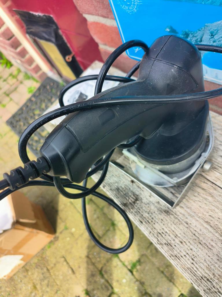 Electrische Kebab snijder, Ophalen