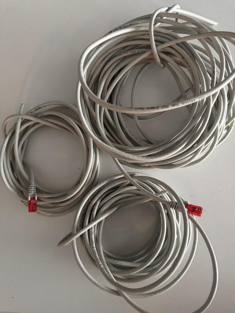 3 stukken netwerk UTP kabel cat6 zonder connectors, Computers en Software, Pc- en Netwerkkabels, Ophalen of Verzenden, Gebruikt