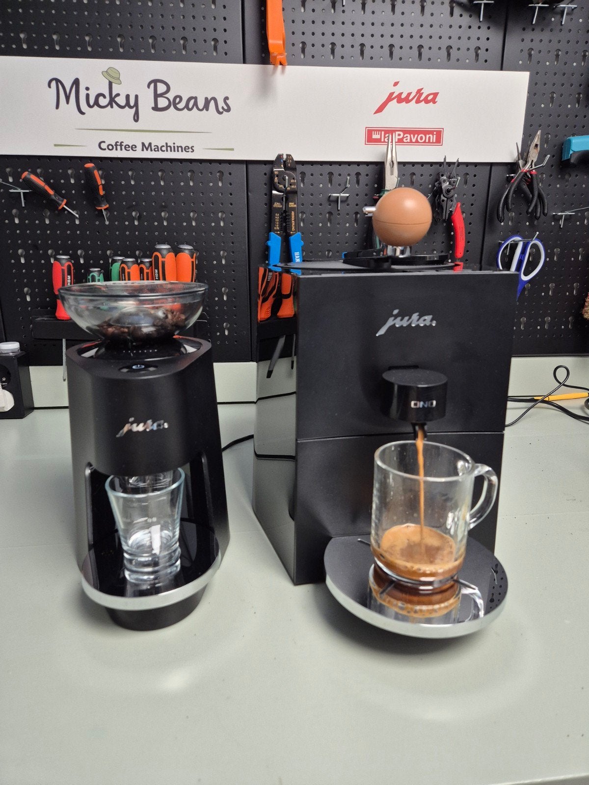 Jura ONO + Jura P.A.G maler. als nieuw, Witgoed en Apparatuur, Koffiezetapparaten, Micky Beans, 10 kopjes of meer, Koffiemachine